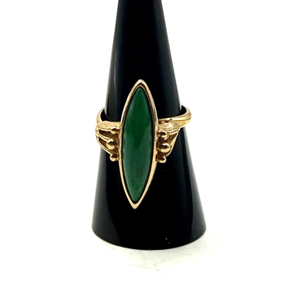 Sarah Coventry Vintage Gold Tone Green Faux Jade Marquise Cocktail Ring Size 7.5